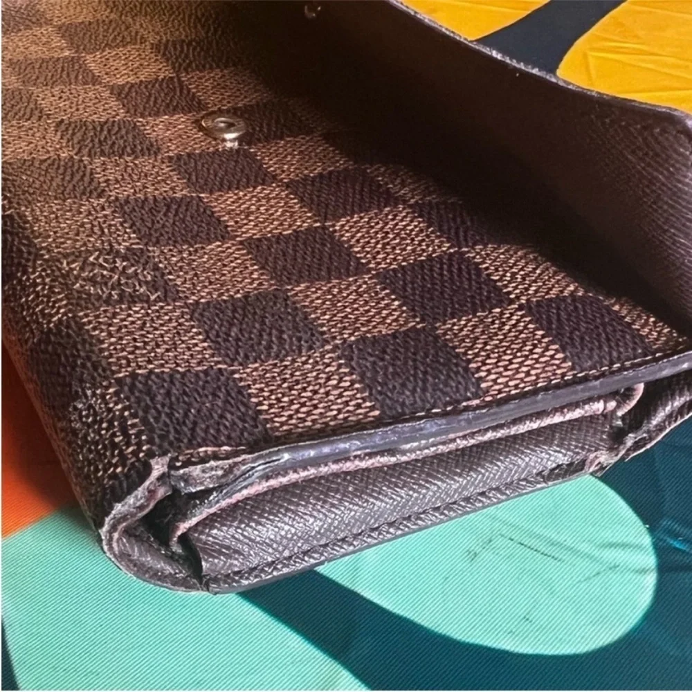 🚨SALE 🚨LV Damier Wallet (Cobblers dream) - Picture 9 of 12